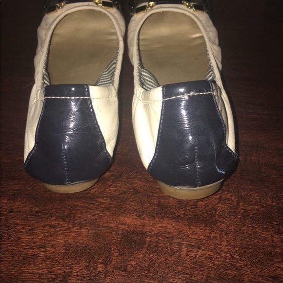 COPY - Tahari Gloria cream and navy flats - Picture 2 of 7